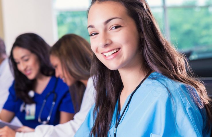What is the Difference Between a Nurse Aide and CNA